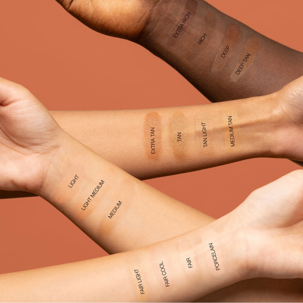 NWT HUDA BEAUTY GloWish Luminous Pressed Powder IN TAN 08 - Picture 5 of 5